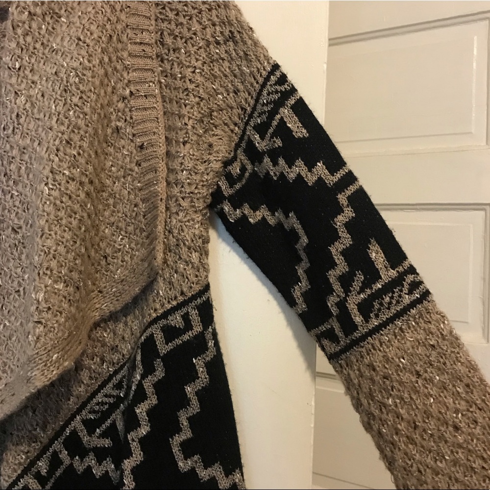 Geometric Block Drape Cardigan - Picture 4 of 4